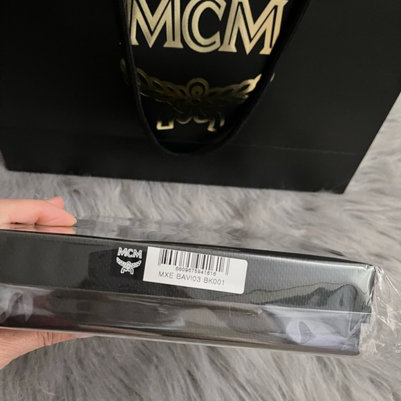 100% AUTHENTIC MCM Visetos Chain Wallet Crossbody Black - Picture 1 of 6